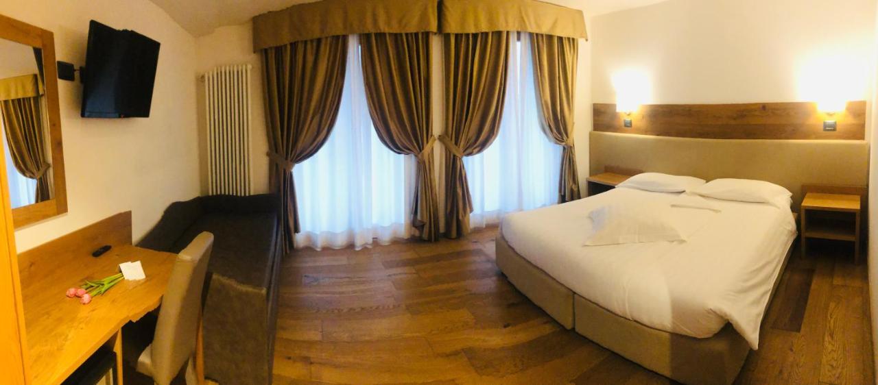 Olympic Regina Hotel Пінцоло Екстер'єр фото