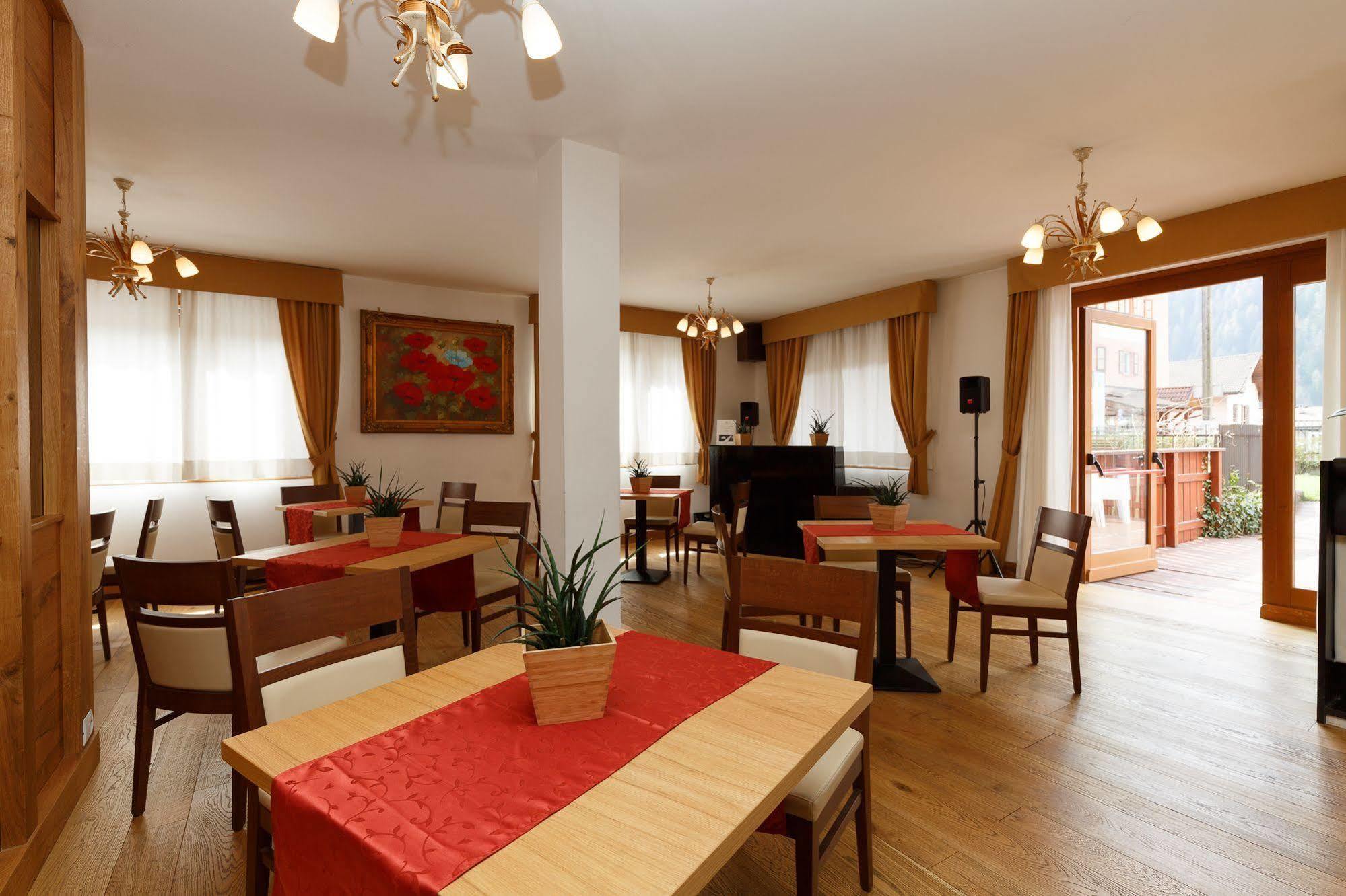 Olympic Regina Hotel Пінцоло Екстер'єр фото