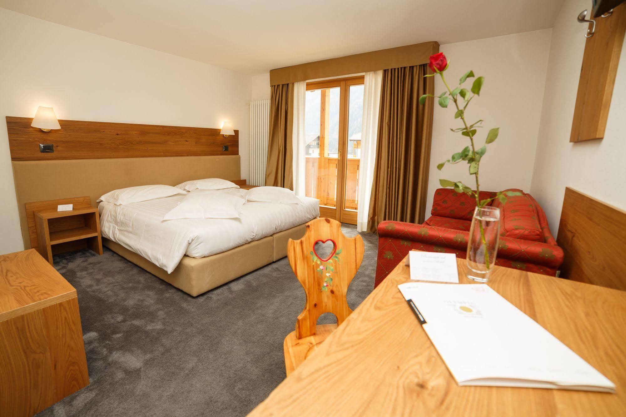 Olympic Regina Hotel Пінцоло Екстер'єр фото
