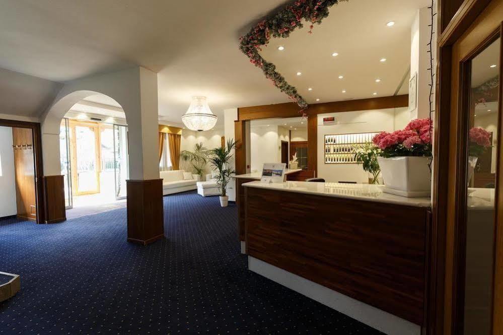 Olympic Regina Hotel Пінцоло Екстер'єр фото