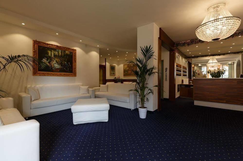 Olympic Regina Hotel Пінцоло Екстер'єр фото