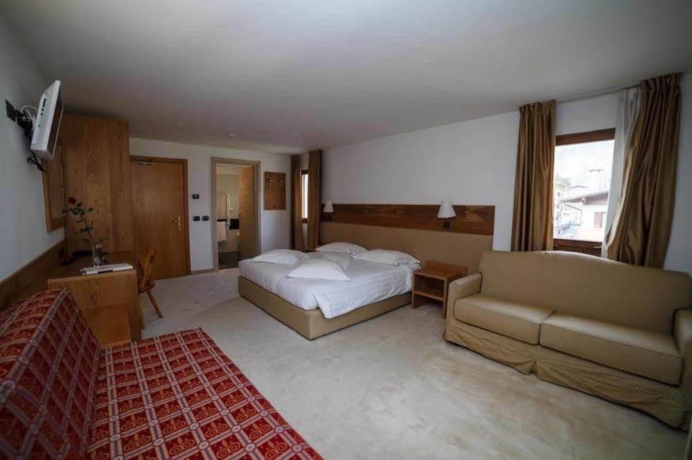 Olympic Regina Hotel Пінцоло Екстер'єр фото